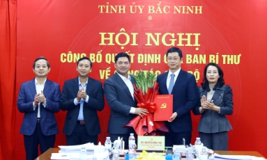  Công bố Quyết định của Ban Bí thư chuẩn y đồng chí Trần Huy Phương giữ chức Phó Bí thư Tỉnh ủy Bắc Ninh